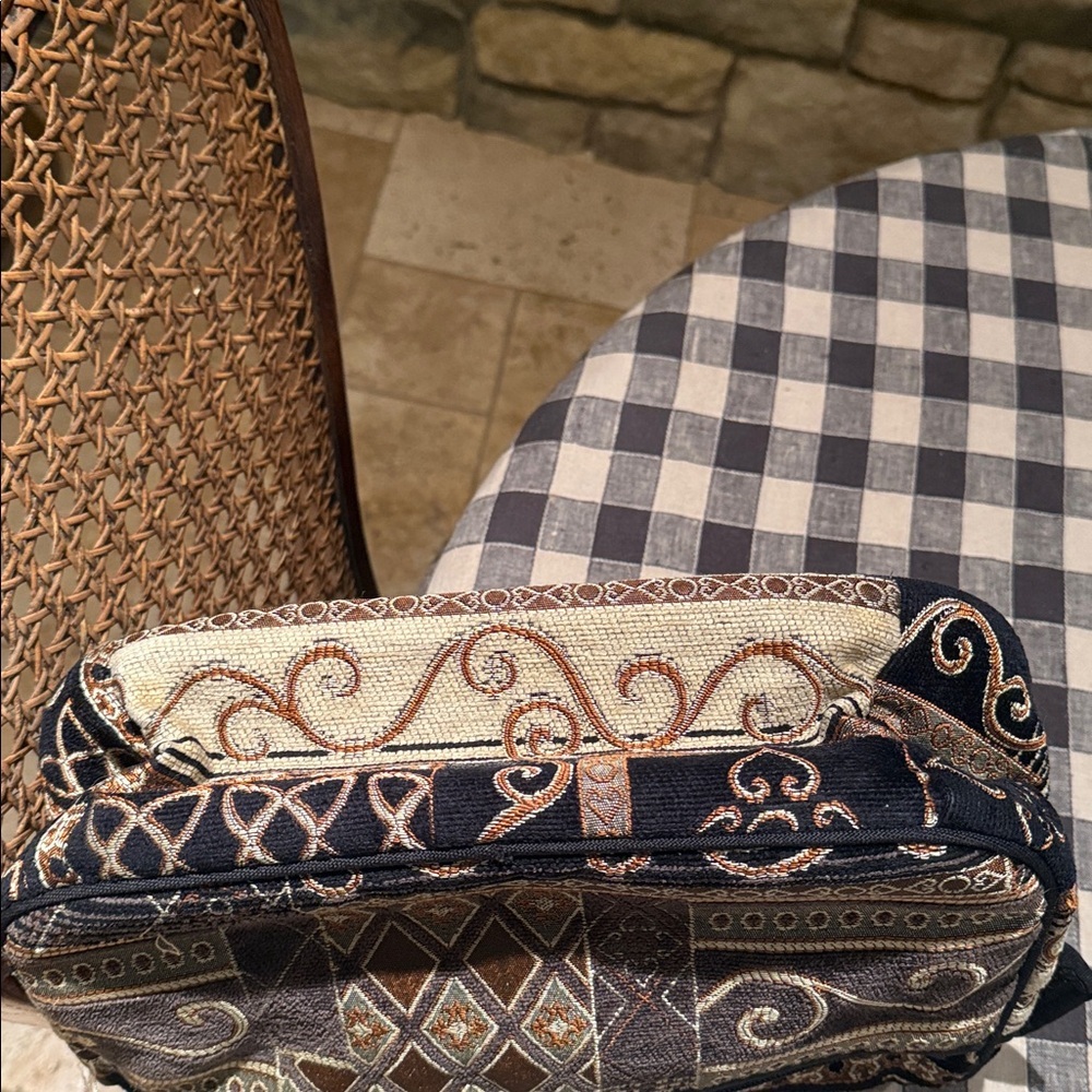 Danny K. Hampton Bag Tapestry Pattern Floral Crossbody Purse - Picture 3 of 5